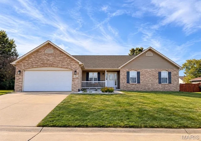Photo 1 of Single family home for sale at 513 Stonefield Dr, Smithton, IL 62285 | MLS# MIS26069062 | Listing updated on 2026-10-30