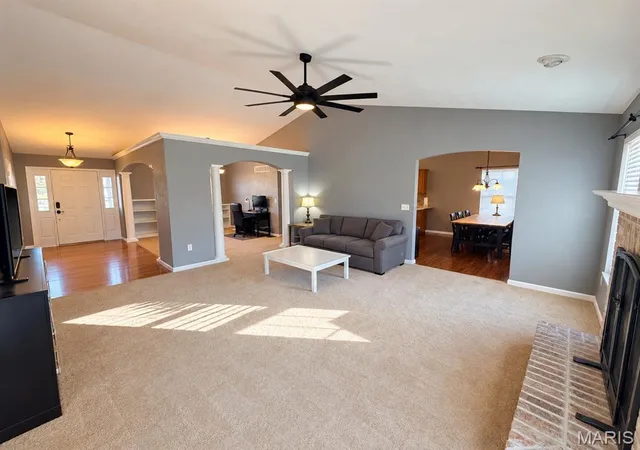 Photo 4 of Single family home for sale at 513 Stonefield Dr, Smithton, IL 62285 | MLS# MIS26069062 | Listing updated on 2026-10-30