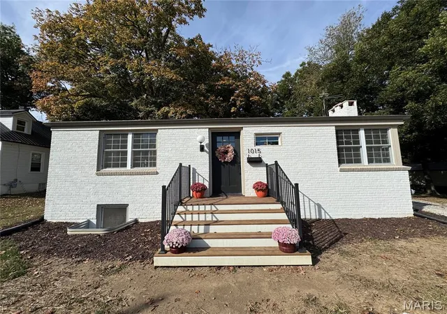 Photo 1 of Single family home for sale at 1015 Kaskaskia St, Nashville, IL 62263 | MLS# MIS26069063 | Listing updated on 2026-10-29
