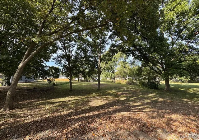 Photo 3 of Single family home for sale at 1015 Kaskaskia St, Nashville, IL 62263 | MLS# MIS26069063 | Listing updated on 2026-10-29