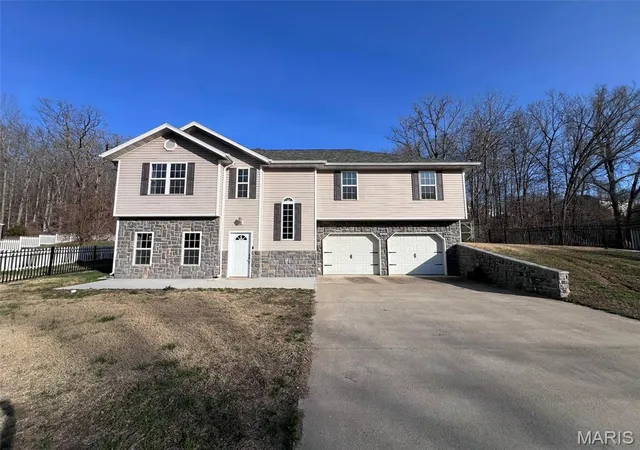 Photo 1 of Single family home for sale at 24529 True Dr, Saint Robert, MO 65584 | MLS# MIS26069065 | Listing updated on 2026-10-30