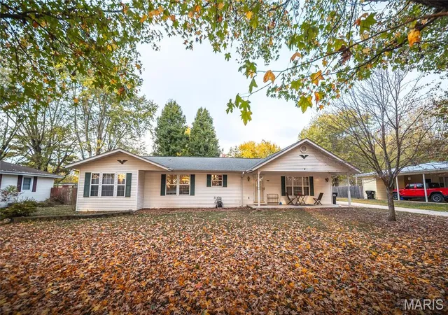 Photo 1 of Single family home for sale at 609 N Charles Ave, Saint James, MO 65559 | MLS# MIS26069079 | Listing updated on 2026-10-29