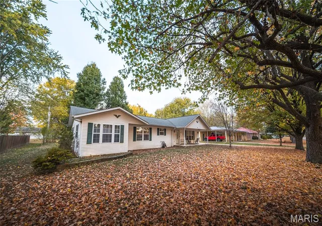 Photo 1 of Single family home for sale at 609 N Charles Ave, Saint James, MO 65559 | MLS# MIS26069079 | Listing updated on 2026-10-29