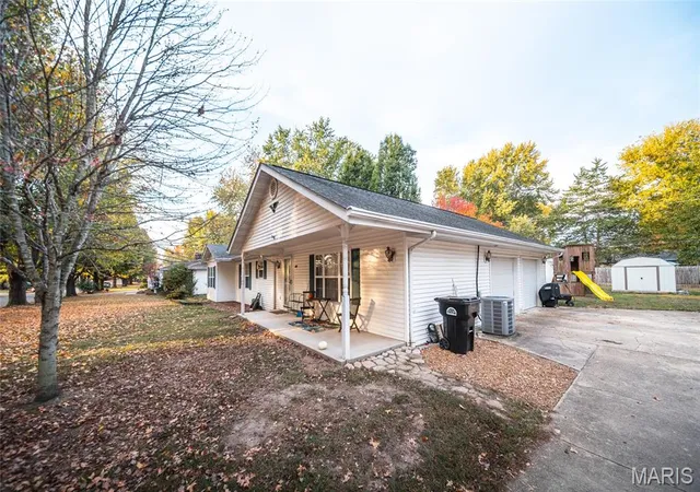 Photo 3 of Single family home for sale at 609 N Charles Ave, Saint James, MO 65559 | MLS# MIS26069079 | Listing updated on 2026-10-29