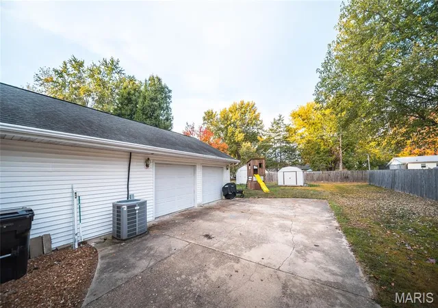 Photo 4 of Single family home for sale at 609 N Charles Ave, Saint James, MO 65559 | MLS# MIS26069079 | Listing updated on 2026-10-29