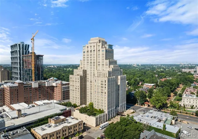 Photo 3 of Condo for sale at 232 Kingshighway Blvd, Saint Louis, MO 63108 | MLS# MIS26069111 | Listing updated on 2026-10-29