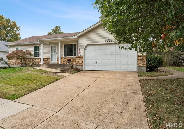 Photo 2 of Single family home for sale at 2772 Flameglow Dr, Saint Louis, MO 63129 | MLS# MIS26069113 | Listing updated on 2026-10-31
