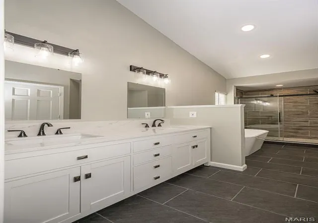 Photo 3 of Single family home for sale at 2921 N Kristopher Bnd, Saint Charles, MO 63303 | MLS# MIS26069119 | Listing updated on 2026-10-30