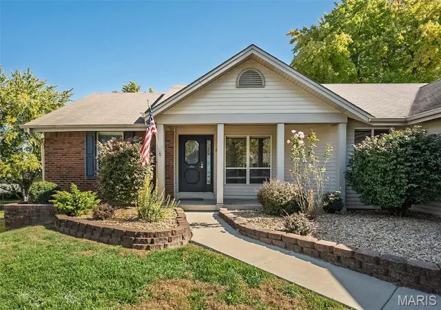 Photo 4 of Single family home for sale at 2921 N Kristopher Bnd, Saint Charles, MO 63303 | MLS# MIS26069119 | Listing updated on 2026-10-30