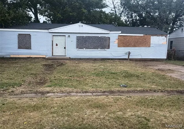 Photo 1 of Single family home for sale at 21 David St, East Saint Louis, IL 62206 | MLS# MIS26069120 | Listing updated on 2026-10-28