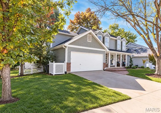 Photo 1 of Single family home for sale at 902 Palm Bay Dr, Ballwin, MO 63021 | MLS# MIS26069132 | Listing updated on 2026-10-29