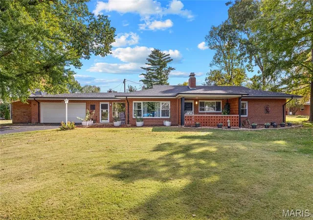 Photo 1 of Single family home for sale at 8934 Felicia Dr, Saint Louis, MO 63123 | MLS# MIS26069137 | Listing updated on 2026-10-29