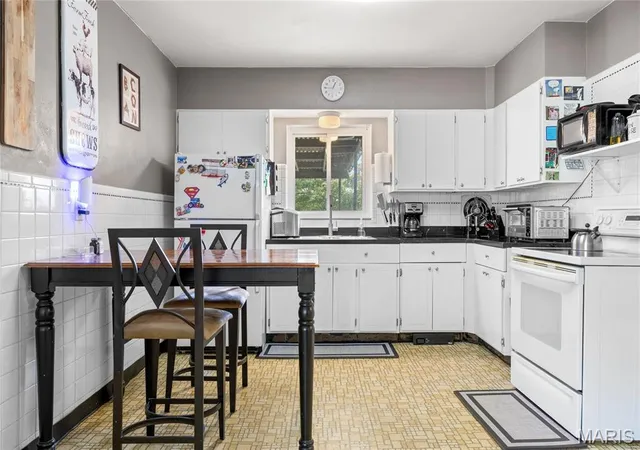 Photo 4 of Single family home for sale at 8934 Felicia Dr, Saint Louis, MO 63123 | MLS# MIS26069137 | Listing updated on 2026-10-29