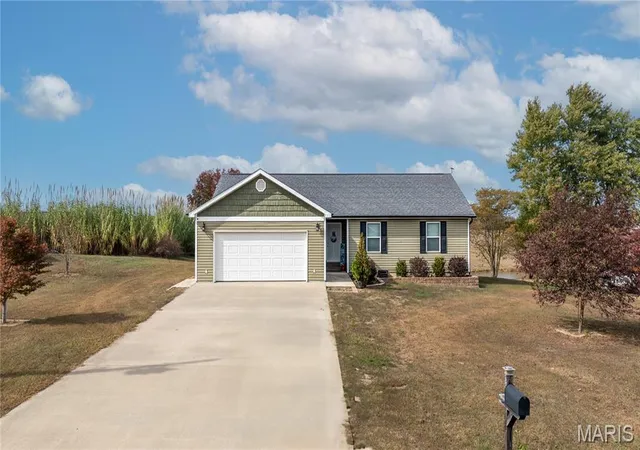Photo 1 of Single family home for sale at 40 Birdsong Dr, Frohna, MO 63748 | MLS# MIS26069148 | Listing updated on 2026-10-28