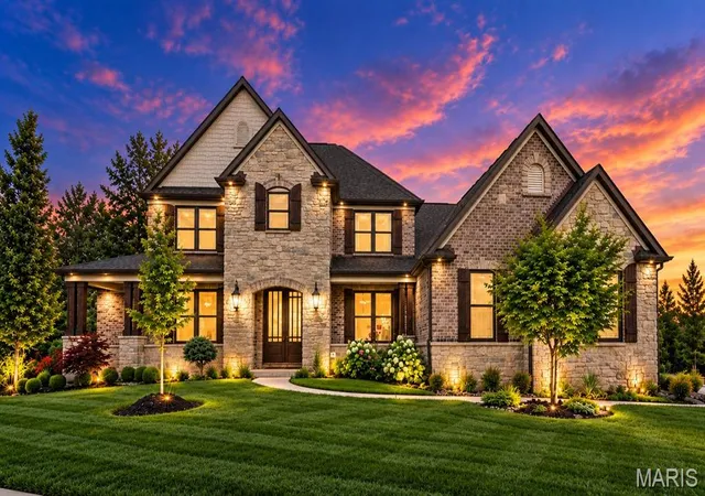 Single family home for sale at 350 S Mason Rd, Saint Louis, MO 63141 | MLS# MIS26069155
