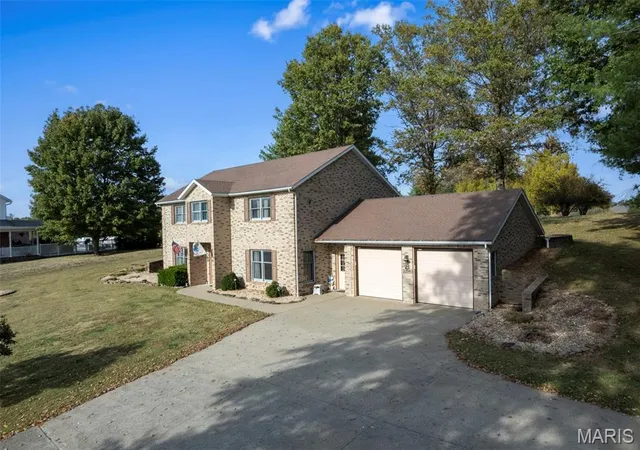 Photo 3 of Single family home for sale at 2356 Litz Blvd, Jackson, MO 63755 | MLS# MIS26069165 | Listing updated on 2026-10-28