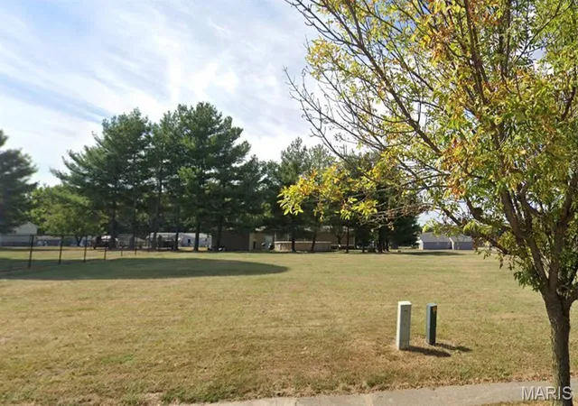 Photo 1 of Land for sale at Lot 113 Grafton Hills Dr, Grafton, IL 62037 | MLS# MIS26069169 | Listing updated on 2026-10-29