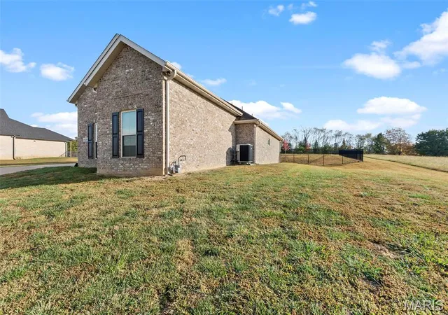 Photo 1 of Single family home for sale at 1656 Warren Lake Dr, Jackson, MO 63755 | MLS# MIS26069173 | Listing updated on 2026-10-28