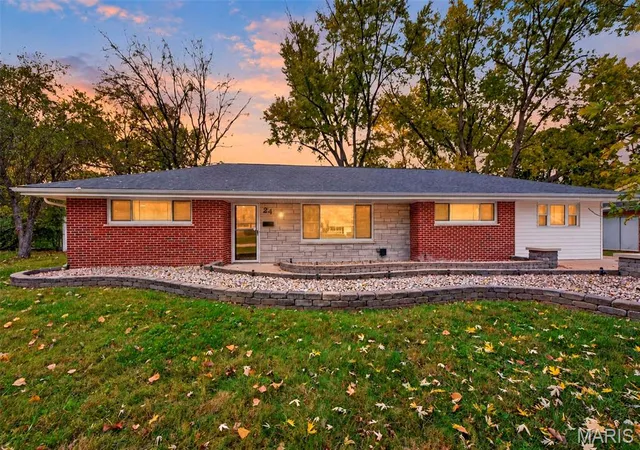 Photo 1 of Single family home for sale at 24 Kenwood Dr, Hazelwood, MO 63042 | MLS# MIS26069180 | Listing updated on 2026-10-30