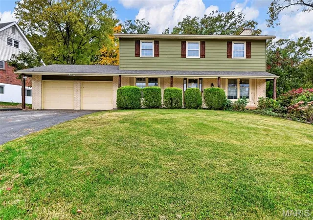 Photo 1 of Single family home for sale at 451 Wildwood Pkwy, Ballwin, MO 63011 | MLS# MIS26069184 | Listing updated on 2026-10-29