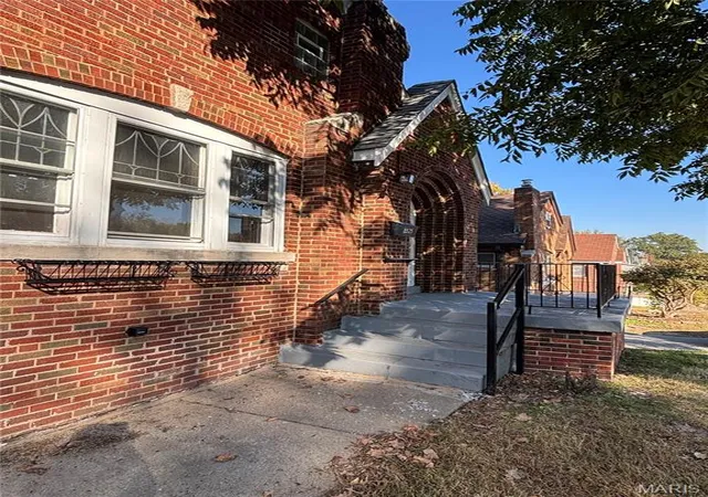 Photo 3 of Single family home for sale at 8525 Philo Ave, Saint Louis, MO 63123 | MLS# MIS26069215 | Listing updated on 2026-10-28
