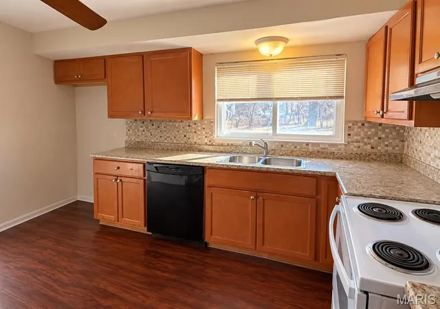 Photo 2 of Single family home for sale at 11136 Cadigan Dr, Saint Louis, MO 63138 | MLS# MIS26069228 | Listing updated on 2026-10-28