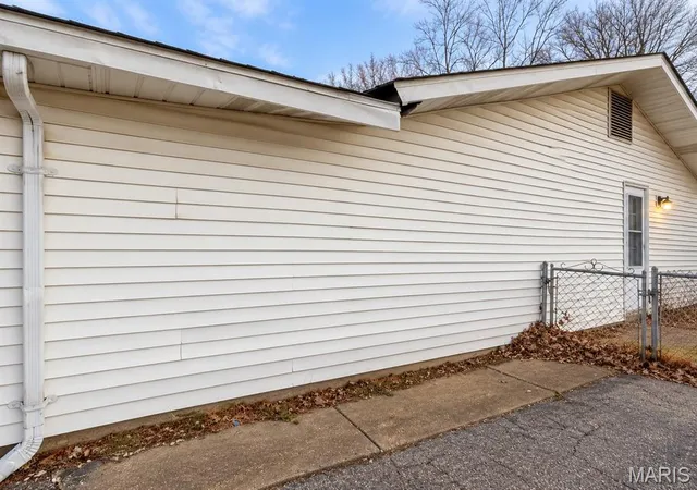 Photo 3 of Single family home for sale at 11136 Cadigan Dr, Saint Louis, MO 63138 | MLS# MIS26069228 | Listing updated on 2026-10-28