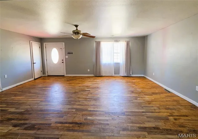 Photo 3 of Single family home for sale at 214 N Spiker St, Bernie, MO 63822 | MLS# MIS26069232 | Listing updated on 2026-10-28