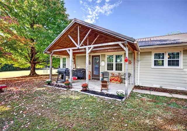 Photo 3 of Single family home for sale at 12367 Maple Dr, Conway, MO 65632 | MLS# MIS26069234 | Listing updated on 2026-10-29