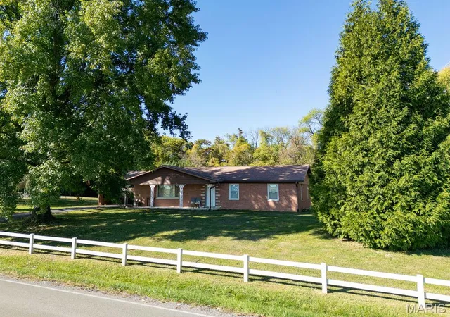 Photo 1 of Single family home for sale at 315 Old Collinsville Rd, Caseyville, IL 62232 | MLS# MIS26069242 | Listing updated on 2026-10-29