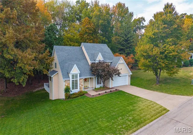 Photo 2 of Single family home for sale at 1331 Rosewood Dr, Cape Girardeau, MO 63701 | MLS# MIS26069245 | Listing updated on 2026-10-29