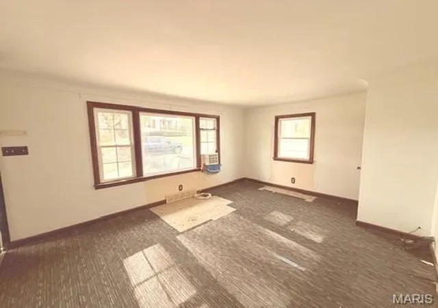 Photo 3 of Single family home for sale at 7915 Wolz Ave, Saint Louis, MO 63123 | MLS# MIS26069249 | Listing updated on 2026-10-28