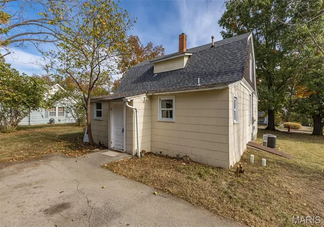 Photo 4 of Single family home for sale at 1001 Monroe St, Park Hills, MO 63601 | MLS# MIS26069259 | Listing updated on 2026-10-30