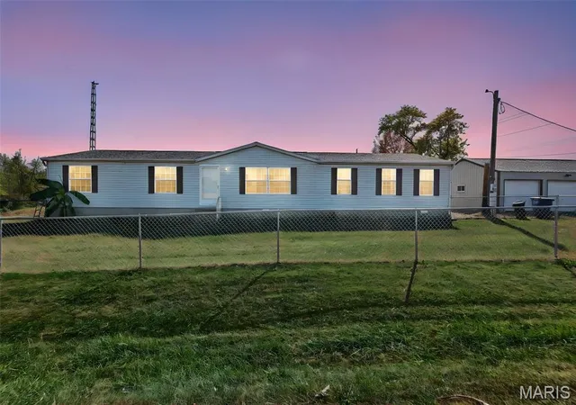 Photo 2 of Manufactured home for sale at 4512 Quail Ridge Rd, Pinckneyville, IL 62274 | MLS# MIS26069269 | Listing updated on 2026-10-30