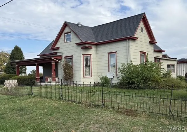 Photo 2 of Single family home for sale at 501 S Mayhall St, New London, MO 63459 | MLS# MIS26069282 | Listing updated on 2026-10-29