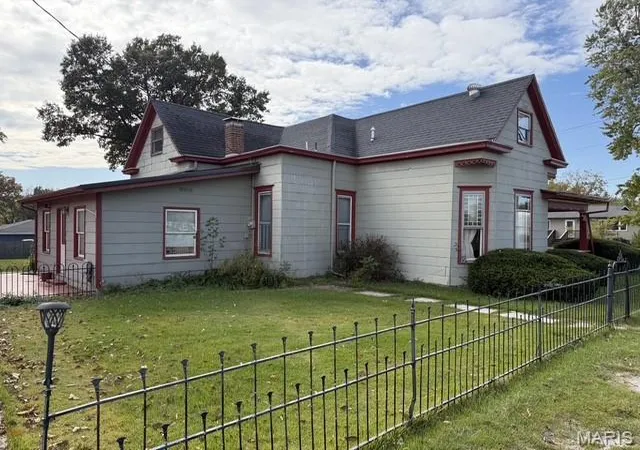 Photo 3 of Single family home for sale at 501 S Mayhall St, New London, MO 63459 | MLS# MIS26069282 | Listing updated on 2026-10-29