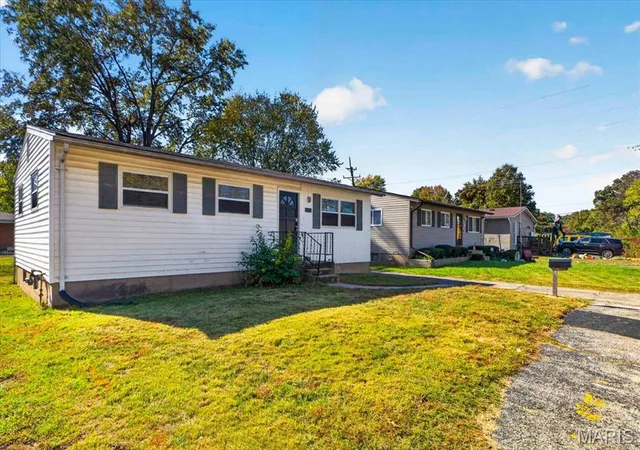Photo 3 of Single family home for sale at 1234 Rhea Ave, Saint Louis, MO 63138 | MLS# MIS26069290 | Listing updated on 2026-10-29