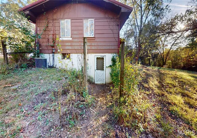 Photo 4 of Single family home for sale at 11809 Stoney Point Rd, Mineral Point, MO 63660 | MLS# MIS26069298 | Listing updated on 2026-10-29