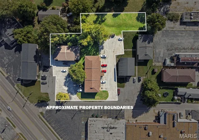 Multi family home for sale at 10 N 45th Street, Belleville, IL 62226 | MLS# MIS26069302