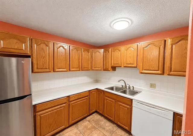 Photo 3 of Single family home for sale at 1453 Columbia Hills Ct, Saint Louis, MO 63138 | MLS# MIS26069307 | Listing updated on 2026-10-29