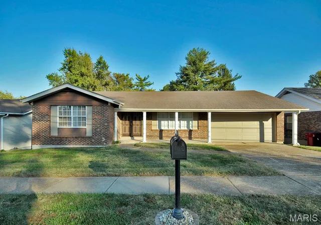 Photo 3 of Single family home for sale at 511 Buckley Rd, Saint Louis, MO 63125 | MLS# MIS26069308 | Listing updated on 2026-10-29
