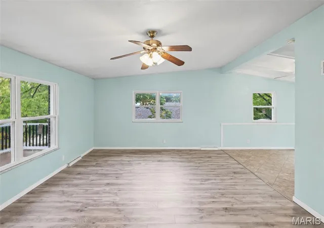 Photo 4 of Single family home for sale at 9 Weslake Dr, Fairview Heights, IL 62208 | MLS# MIS26069309 | Listing updated on 2026-10-31
