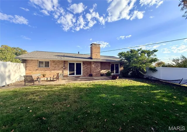 Photo 1 of Single family home for sale at 25 Coachlight Dr, Hannibal, MO 63401 | MLS# MIS26069310 | Listing updated on 2026-10-29