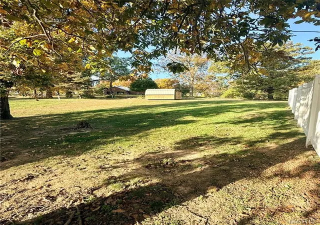 Photo 4 of Single family home for sale at 25 Coachlight Dr, Hannibal, MO 63401 | MLS# MIS26069310 | Listing updated on 2026-10-29
