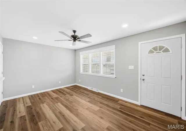 Photo 2 of Single family home for sale at 3331 Royal Domain Dr, Saint Charles, MO 63301 | MLS# MIS26069315 | Listing updated on 2026-10-29
