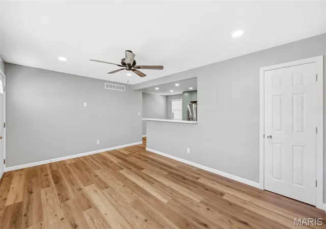 Photo 3 of Single family home for sale at 3331 Royal Domain Dr, Saint Charles, MO 63301 | MLS# MIS26069315 | Listing updated on 2026-10-29