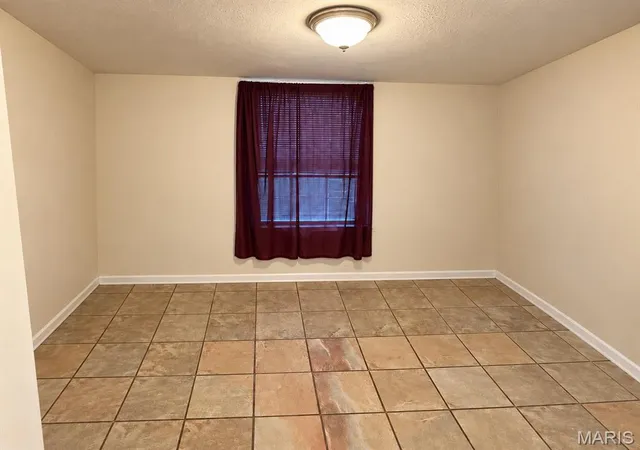 Photo 4 of Single family home for sale at 6135 Shillington Dr, Saint Louis, MO 63134 | MLS# MIS26069319 | Listing updated on 2026-10-29