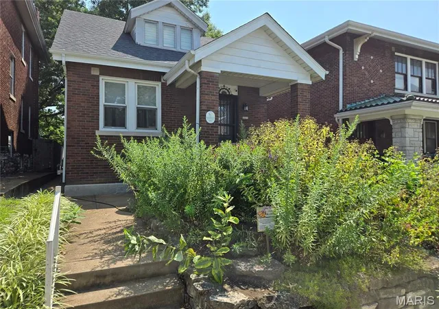 Single family home for sale at 3440 Klocke St, Saint Louis, MO 63118 | MLS# MIS26069320