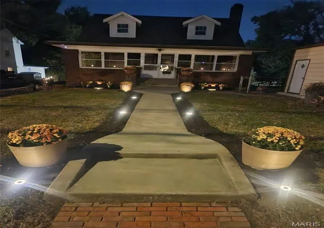 Photo 2 of Single family home for sale at 408 E 14th Street, Alton, IL 62002 | MLS# MIS26069324 | Listing updated on 2026-10-31