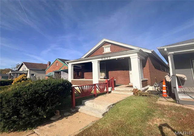 Photo 2 of Single family home for sale at 5537 Beacon Ave, Saint Louis, MO 63120 | MLS# MIS26069326 | Listing updated on 2026-10-29